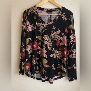 NWT Well Worn V Neck Long Sleeved Soft  Botanical Floral Top